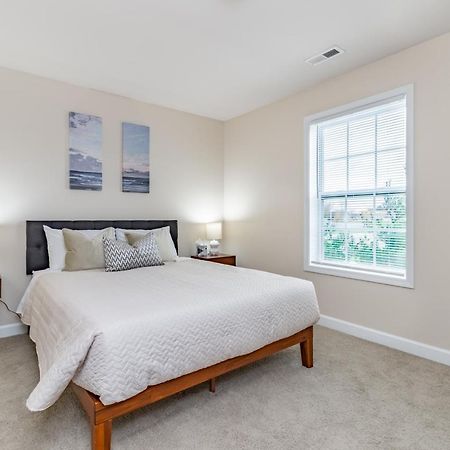 Contemporary Stay In Central Peoria Exterior photo