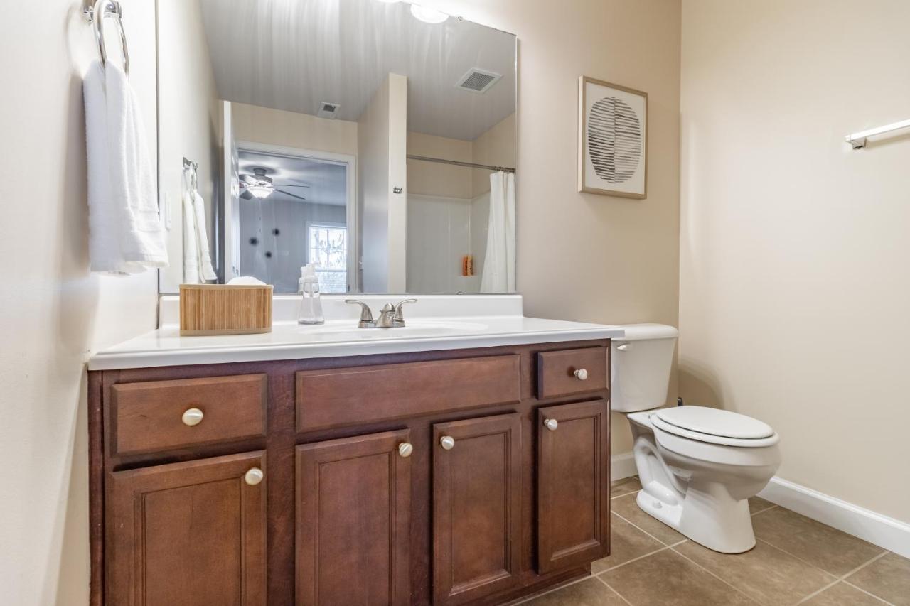 Contemporary Stay In Central Peoria Exterior photo