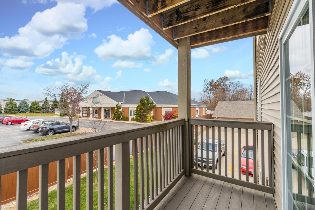 Contemporary Stay In Central Peoria Exterior photo